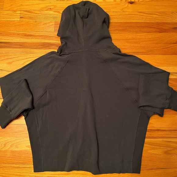 Vuori Sunnyside🌞 Hoodie in Charcoal ❤️😊 - Picture 2 of 5